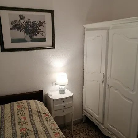 The In 4b Near Seaside Torrevieja